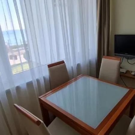 Appartement Stunning 1 Bedroom Apartment With Private Beach
